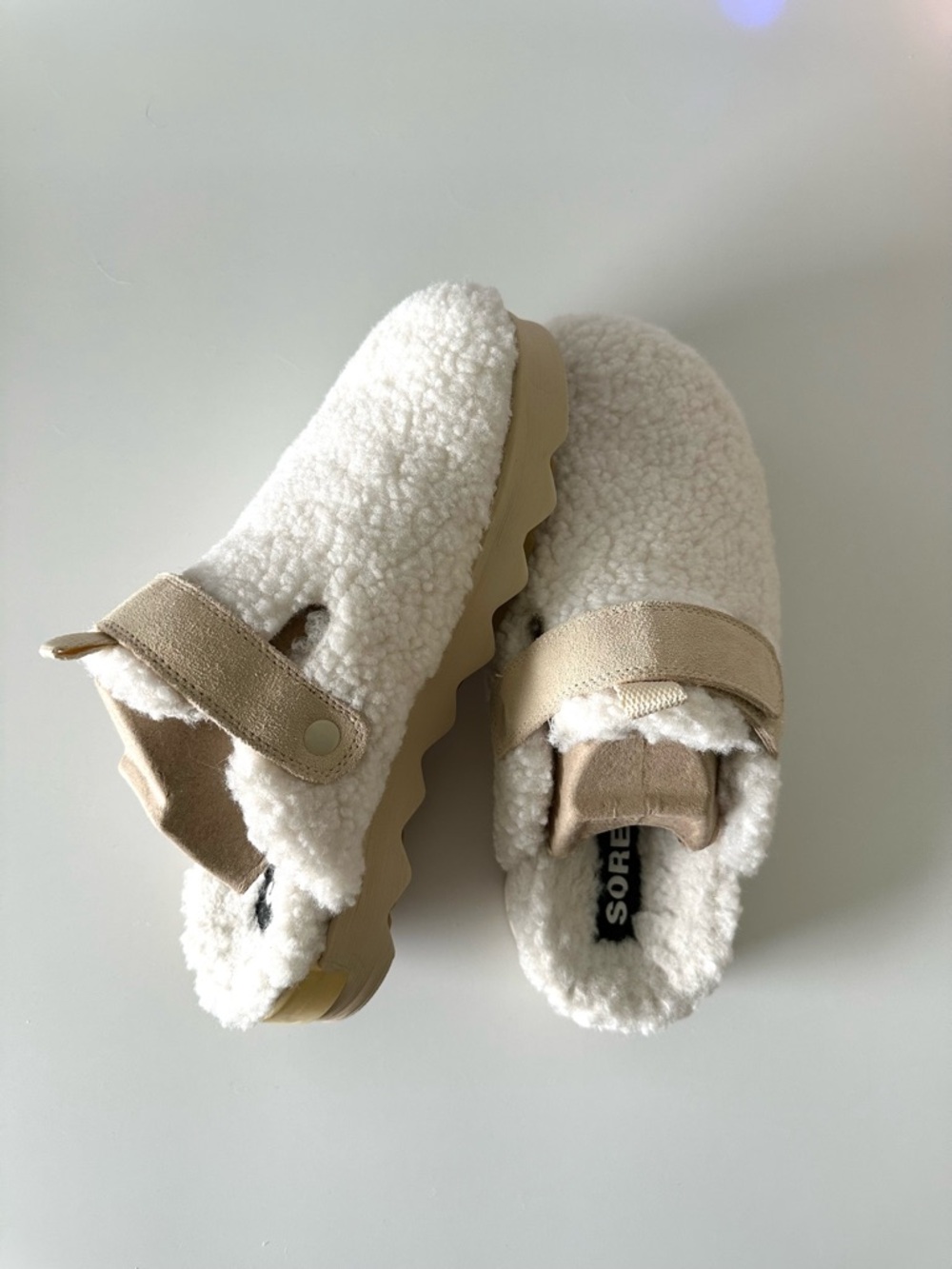 Sorel Cozy Shearling Clogs Size 10
